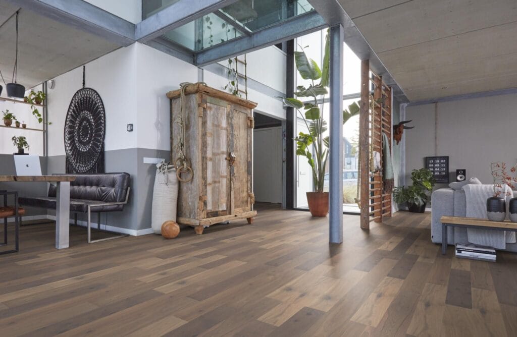 Floorlife Reseda rustiek gerookt wit 5104