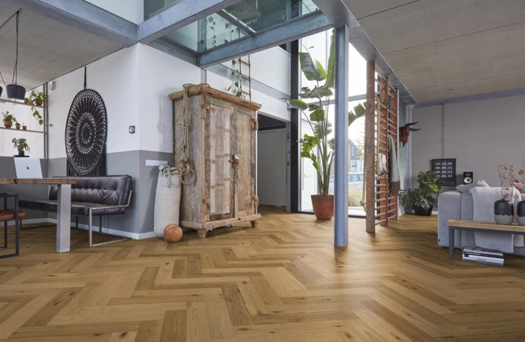 Floorlife Beverly Hills visgraat rustiek dubbel gerookt naturel 4103