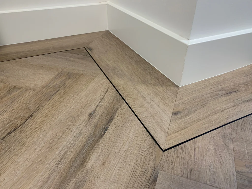 Gelasta City Visgraat 4700 (dryback) Smoked Oak Light