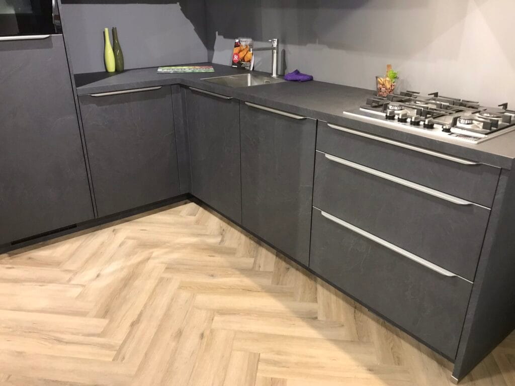 Gelasta City Visgraat 5700 (rigid click) Smoked Oak Light