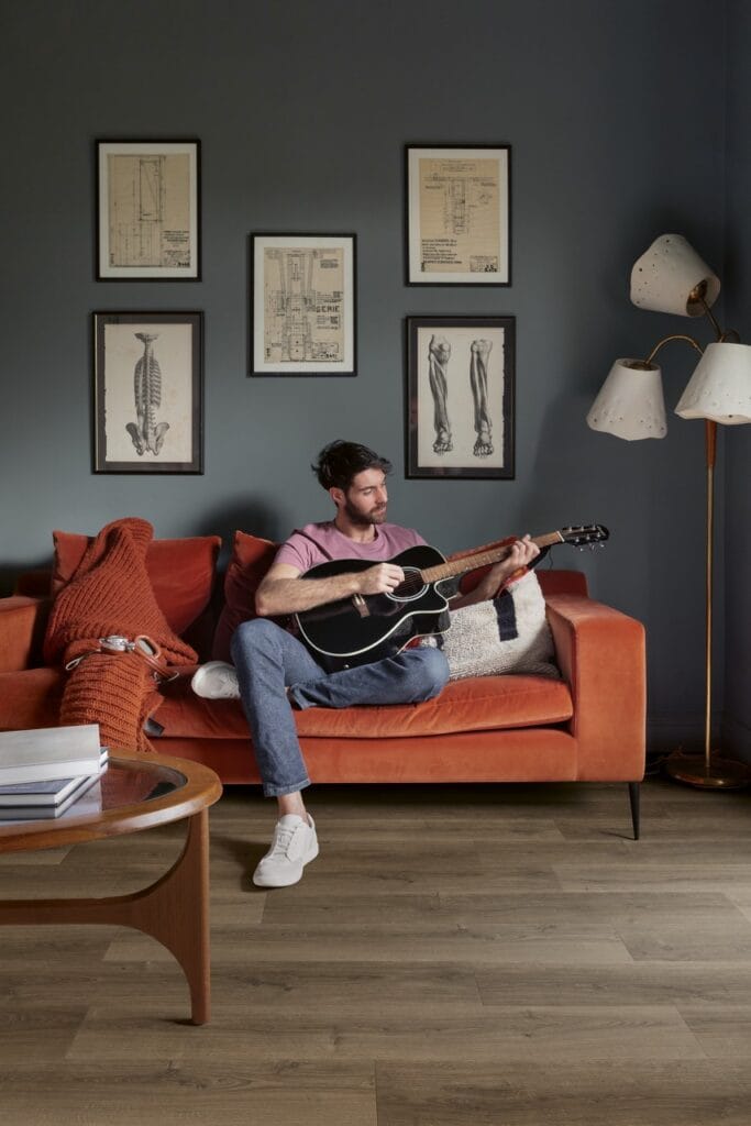 Geborstelde bruine eik